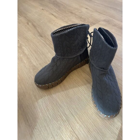 MUK LUKS Cable Knit Boots - Hoboken‎ women's 7 Medium Gray Grey NWOT - Picture 2 of 7